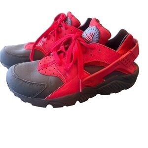 Nike Men's Athletic Shoes Red and Gray Huarache Style